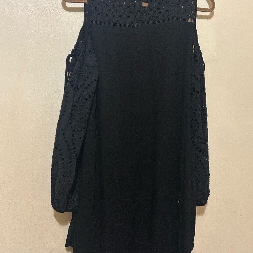 Black Cold-Shoulder Embossed Eyelet cotton Dress  Sz S